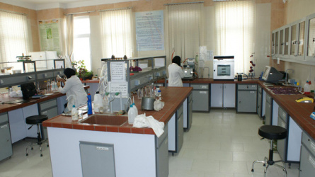 ارائه خدمات آزمایشگاهی حوزه کنترل کیفی داروهای گیاهی در پژوهشکده اسانس های طبیعی دانشگاه کاشان